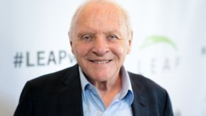 88 Yaşındaki Efsanevi Aktör Anthony Hopkins'ten Sürpriz Hamle: Müzik Şirketiyle Anlaştı