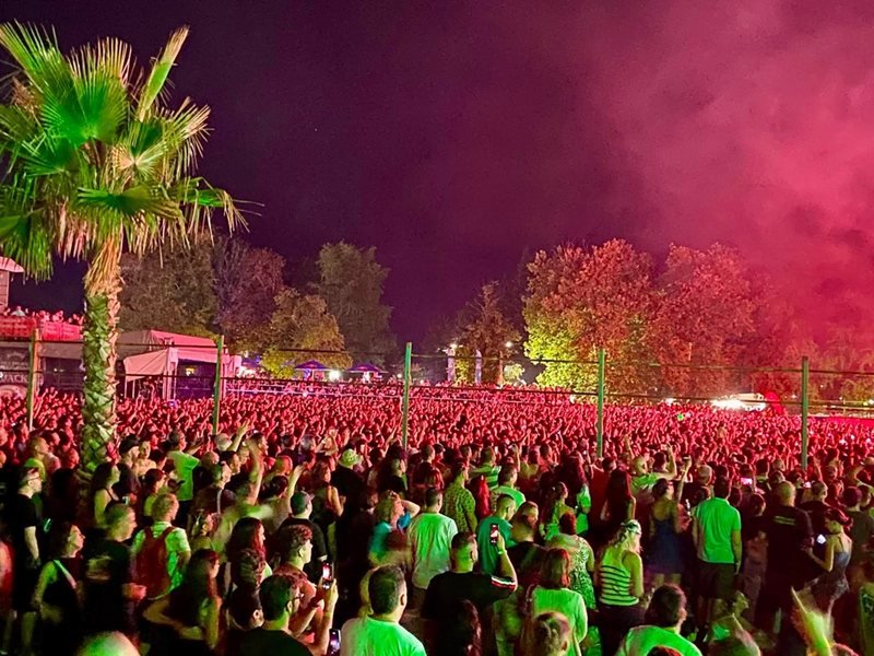 Binlerce Kişi The Cure ile Plovdiv'de Coştu, Bu Akşam Grebna Üssü'ne Yeni Bir Akın Var