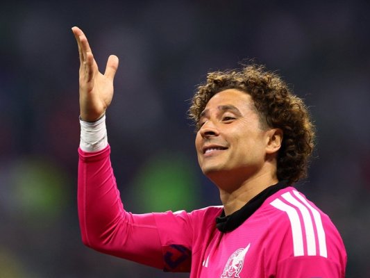 Meksika Efsanesi Guillermo Ochoa'nın Altı Parmaklı Miti