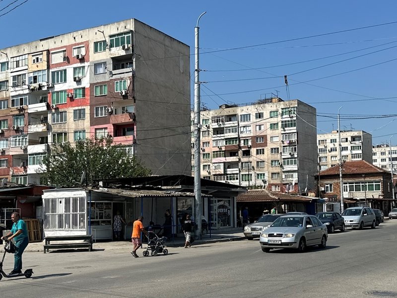 Stolipinovo'da Bir Adam Yüksek Kattan Atlayarak İntihar Etti