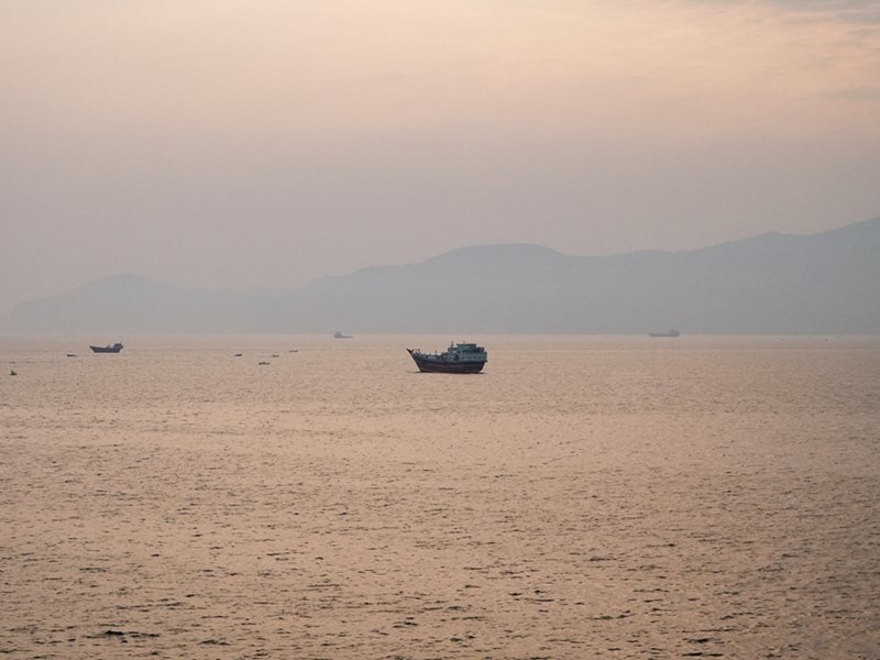 ABD, Umman Körfezi'nde Blokajı Delmeye Çalışan Tankere Ateş Açtı