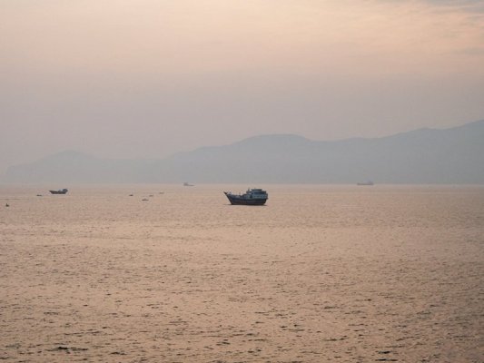 ABD, Umman Körfezi'nde Blokajı Delmeye Çalışan Tankere Ateş Açtı