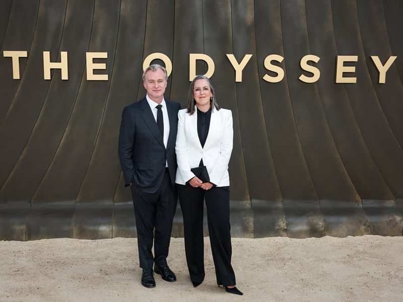 Christopher Nolan Sete Sandalye Sokmuyor, Cep Telefonu ve E-postası Yok