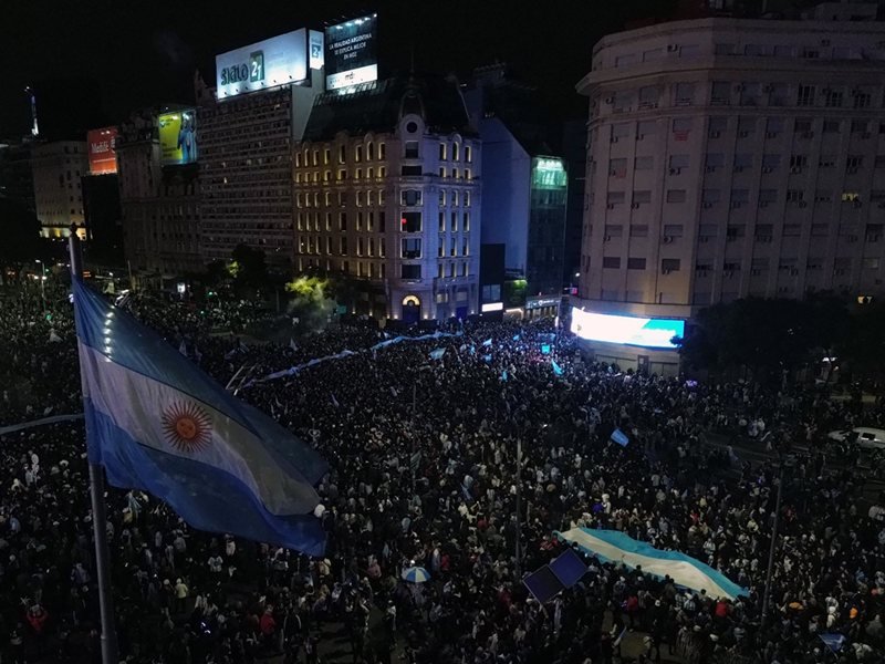 Buenos Aires'te Maç Sırasında 7 Kalp Krizi, Biri Ölümcül