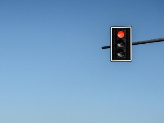 Atina'da Kırmızı Işık İhlallerine 400'e Yakın Kameralı Takip
