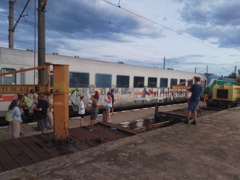 Burgaz-Sofya Hızlı Treni Kalofer'de Mahsur Kaldı: Fırtına Nedeniyle Enerji Kesintisi
