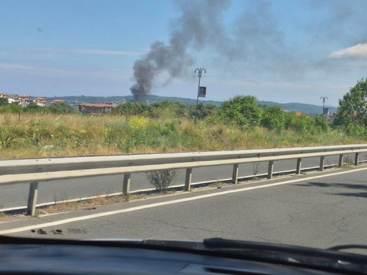 Çernomorets yakınlarında büyük yangın: Bungalovlar ve karavan alev alev