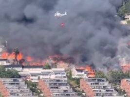Norveç'te Yangın 100'den Fazla Evi Kül Etti (Video)