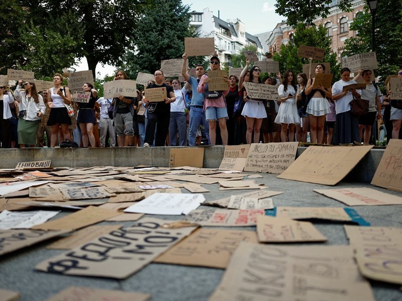 "Fedorov'u Geri Getirin" - Ukrayna'da İkinci Gün de Protestolar