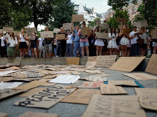 "Fedorov'u Geri Getirin" - Ukrayna'da İkinci Gün de Protestolar