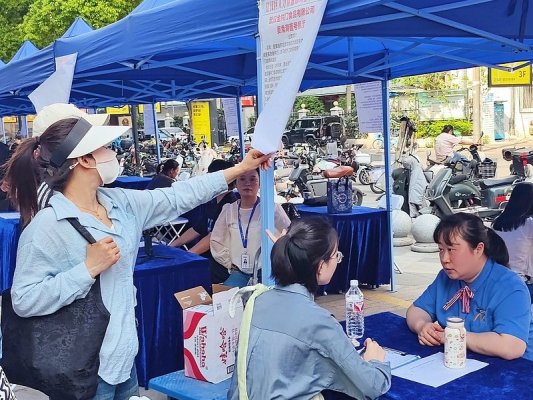 Çin İşsizlik Destek Önlemlerini 2026 Sonuna Kadar Uzattı