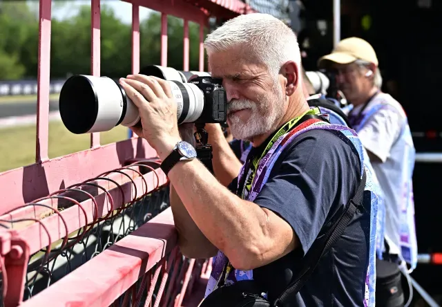 Çek Cumhurbaşkanı Petr Pavel'in Büyük Tutkusu Ortaya Çıktı: Formula 1 Pisti'nde Fotoğrafçı