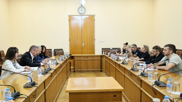 Bakan Pev, Trafik Güvenliği İçin STK'larla Görüştü