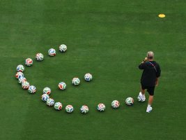 FIFA, Dünya Kupası Final Stadının Çimlerini 445 Dolardan Satışa Sunuyor