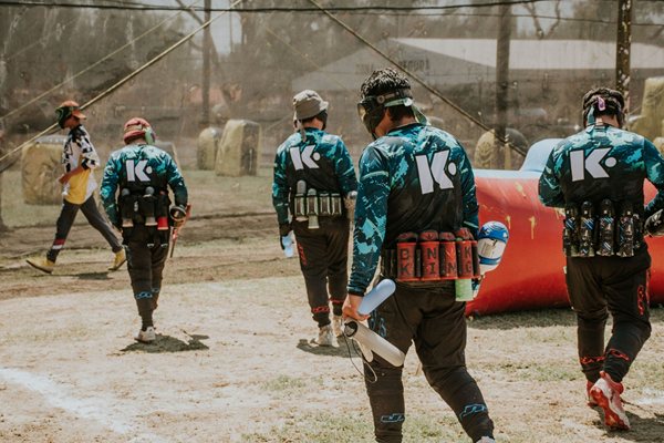 Paintball da bekarların favorileri arasında yerini koruyor.