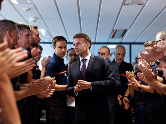Fransa'daki Yangın Bölgesinde Macron: 'Bu Savaşı Birlikte Kazanacağız'