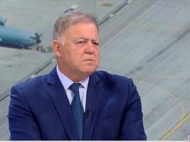 Nikolay Nençev: Radev, Trump'a F-16'larımızdaki Ciddi Eksiklikleri Sorsun