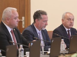 Oligarşiyle Mücadele, Radev'in Partisinin Tüzüğünde 1. Sırada (Genel Bakış)