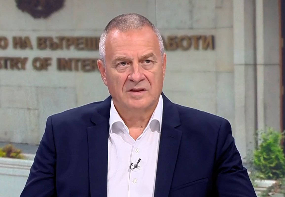 Veri Sistemi Uçuş Krizini Tersine Çevirdi, Sorular İçişleri Bakanı Demerdzhiev'e Yöneldi