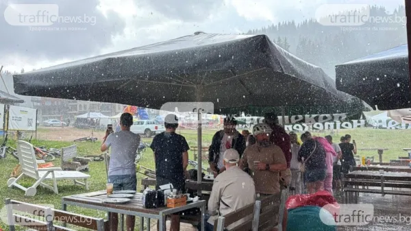 Pamporovo'da Ceviz Büyüklüğünde Dolu Yağışı: Yarış Yarıda Kaldı