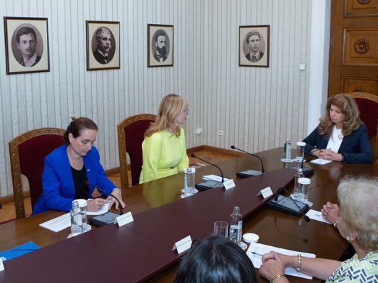 Startup Görüşmeleri Sırasında AB Komiseri Zaharieva, Radev'i Ukrayna Konusunda Yokladı