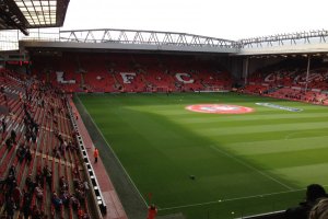 Liverpool'a Kötü Haber: Joe Gomez Sezon Başlangıcını Kaçıracak