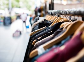 Bugünden itibaren AB'deki büyük moda şirketleri satılmayan giysi ve ayakkabıları imha edemeyecek