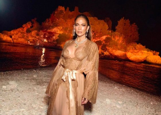 Jennifer Lopez Açıkladı: Bir Erkeğin Onu Etkilemesi İçin Milyonlar Değil, Bulaşık Yıkaması Yeterli