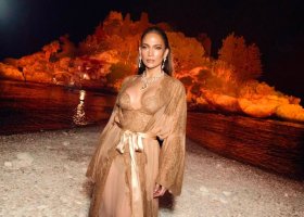Jennifer Lopez Açıkladı: Bir Erkeğin Onu Etkilemesi İçin Milyonlar Değil, Bulaşık Yıkaması Yeterli