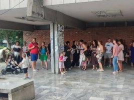 Plovdiv'de Onlarca Anne Düşük Doğum İzni Ödeneklerini Protesto Etti
