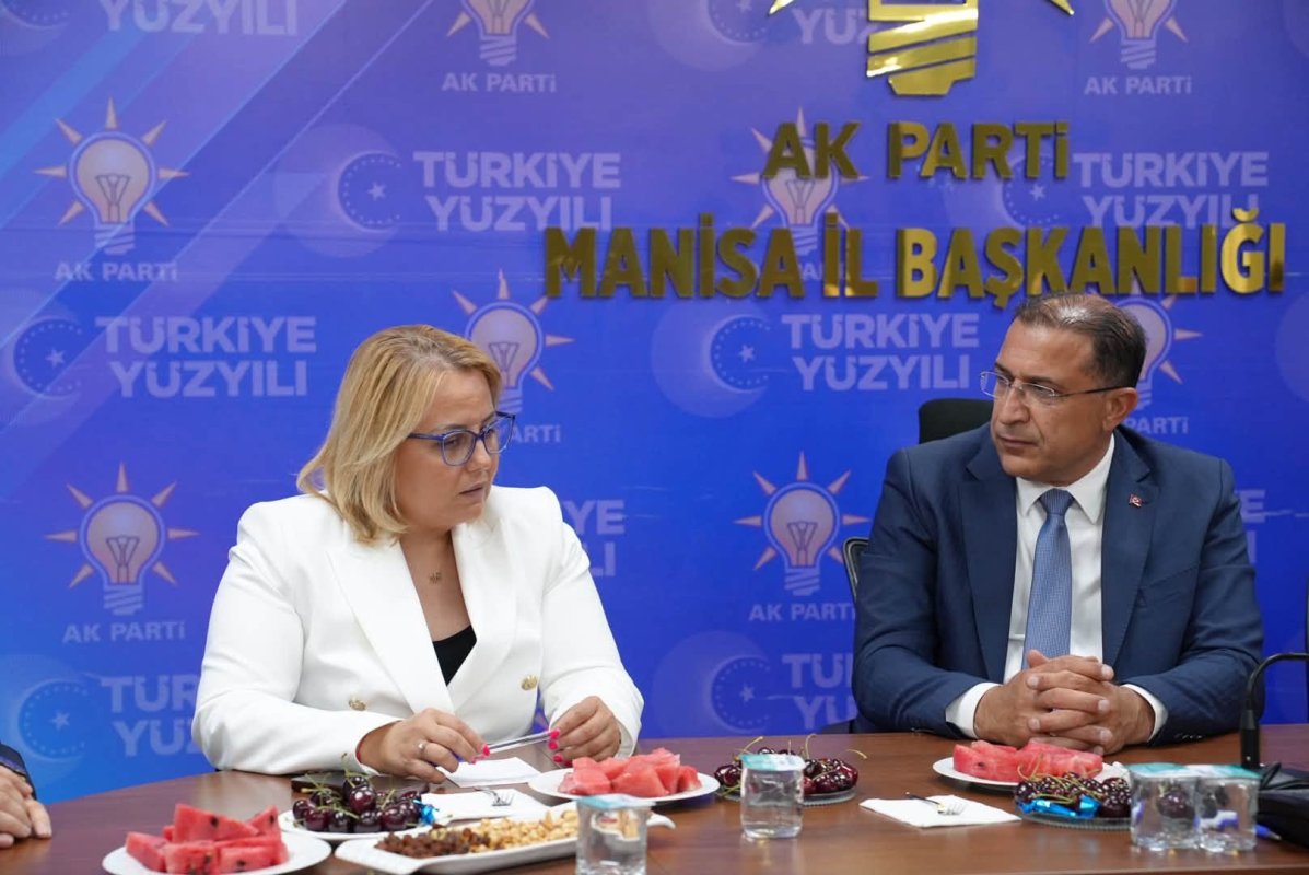 DPS Heyeti Manisa'da AK Parti Yönetimiyle Görüştü