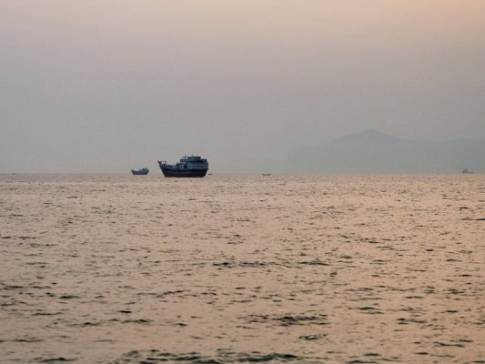 Hürmüz Boğazı'nda Mayın Patladı, Tanker Alev Aldı