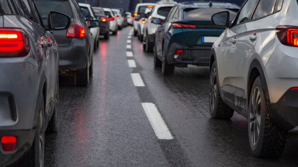 Avrupa İkinci El Araba Piyasasında Durgunluk: Benzinli ve Dizel Ucuzlarken Elektrikliye Talep Artıyor