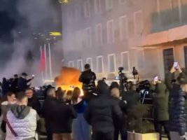 Tiran'da Hükümetin İstifası İçin 35. Kez Protesto Düzenlendi