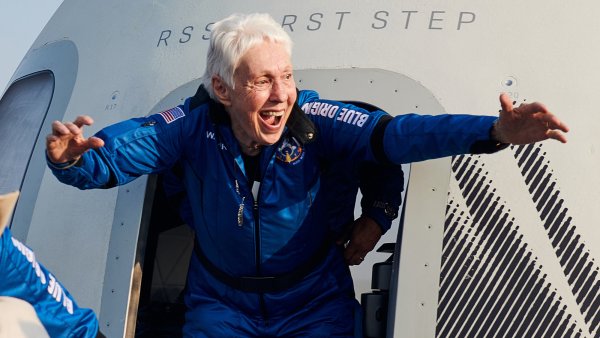 87 Yaşında Uzay Yolculuğu Gerçekleştiren Kadın Pilot Wally Funk Vefat Etti