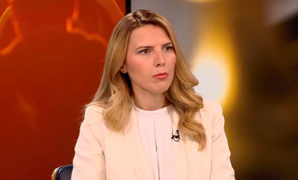 Petrova Eleştirenlere Çattı: Kiev İçin Sahte Kriz Yaratıyorlar