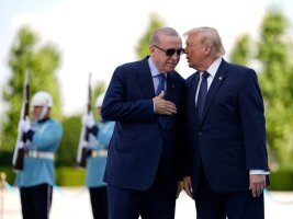 Trump, Ankara'daki NATO Zirvesi'ni Ukrayna ve Grönland Eleştirileriyle Gölgeledi