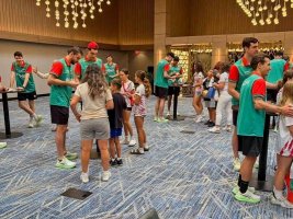 Milli Voleybolcular Chicago'daki Bulgar Akademisi'nde Çocuklarla Buluştu