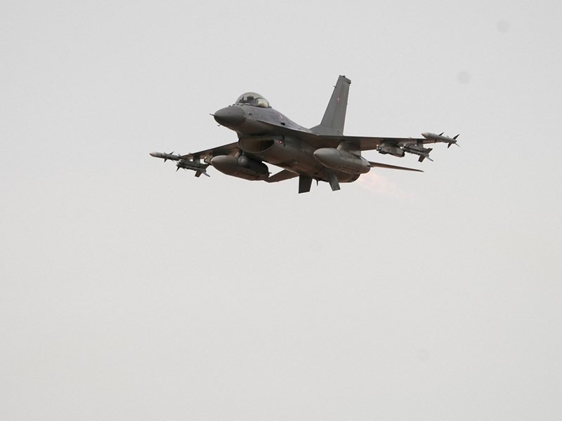 Romanya, Tulça'da Hava Alarmı Sonrası İki F-16 Savaş Uçağı ve Askeri Helikopter Havalandırdı