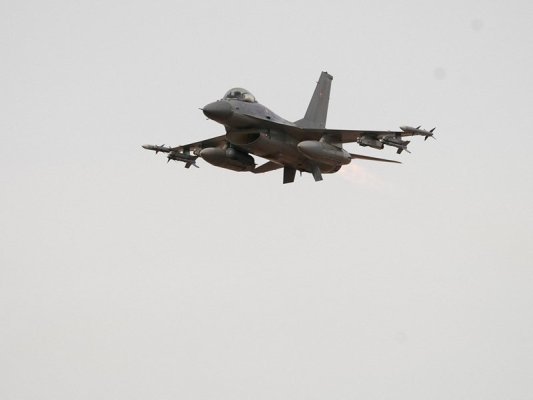 Romanya, Tulça'da Hava Alarmı Sonrası İki F-16 Savaş Uçağı ve Askeri Helikopter Havalandırdı