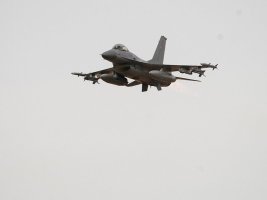 Romanya'da F-16 Savaş Uçağı Dron Düşürdü