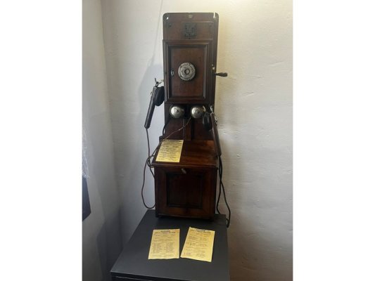 Strelça Müzesi'nde 19. Yüzyıl Telefonları Sergileniyor