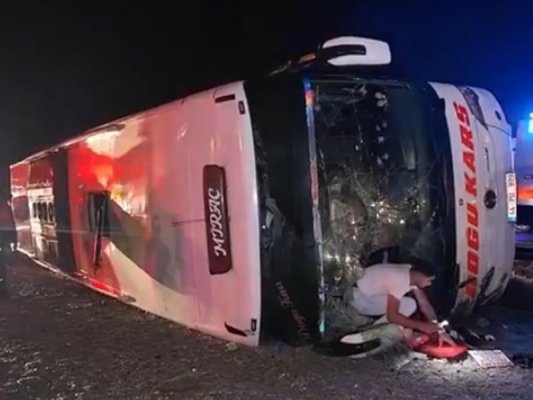 Türkiye'de 24 Saatte İki Otobüs Kazası: 70 Yaralı