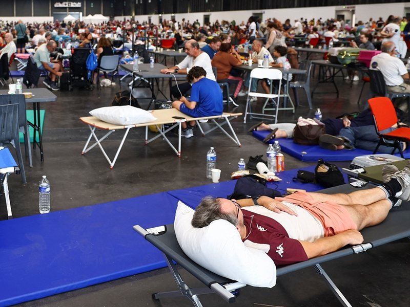 Bordeaux Belediye Başkanı Yangınlar İçin: Şehir Şimdilik Tahliye Edilmeyecek