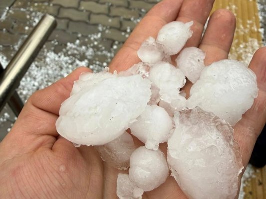 Blagoevgrad'a Bağlı Bir Köyde Yumurta Büyüklüğünde Dolu Yağdı