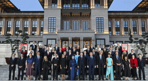 Ankara'da Sıra Dışı Diplomatik Durum: Çekya, NATO Zirvesi'ne İki Liderle Katıldı