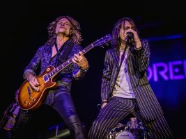 Foreigner, Sofya'daki Son Konserinde 14 Hit Birden Seslendirdi