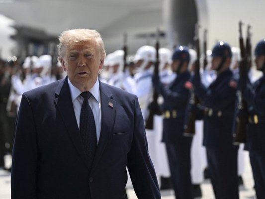 Trump: Grönland Danimarka'ya Hiçbir Şekilde Faydalı Değil