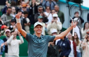 Djokovic Wimbledon'a Veda Etti, Sinner Finale Yükseldi