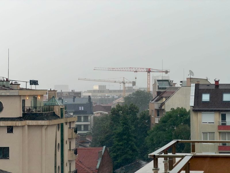 Sofya'da Fırtına: İki Uçak İnişe Geçemez